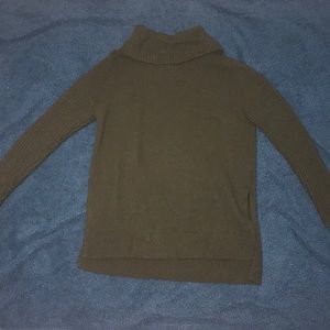 Hunter Green High-Low Turtleneck